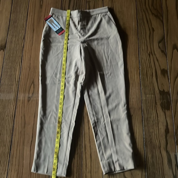 Banana Republic Pull on Tapered Pants - Picture 7 of 9